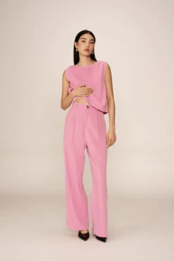 Pantalón de traje con pliegues delanteros