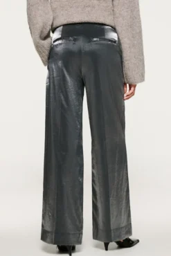 Pantalón efecto metalizado