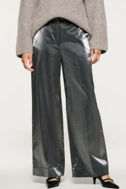 Pantalón efecto metalizado