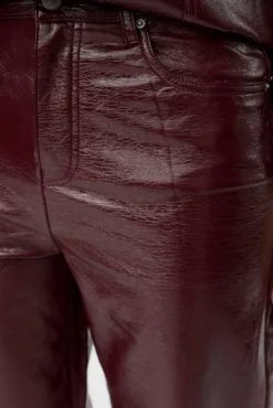 Pantalón encerado efecto brillo