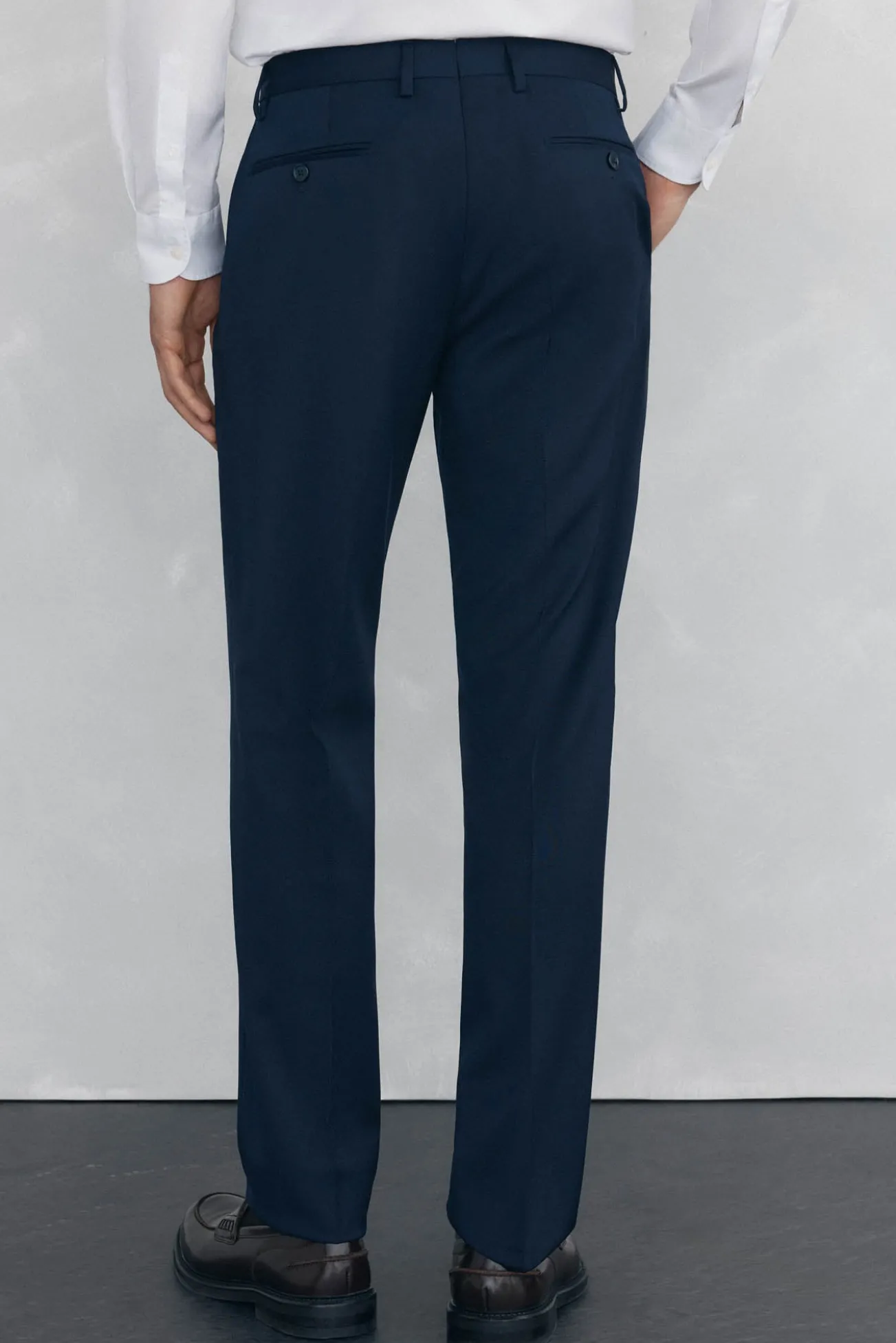 Pantalón estructura azul bi-stretch slim fit