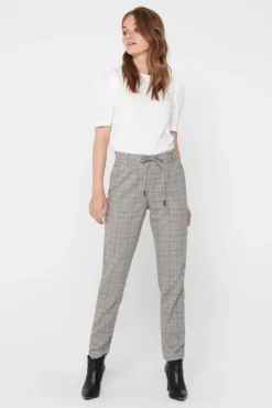 Pantalón fluido de corte clásico