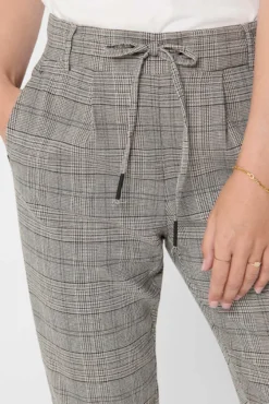 Pantalón fluido de corte clásico