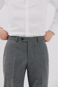 Pantalón gris slim fit