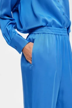 Pantalón holgado satinado confeccionado con Lenzing ECOVERO