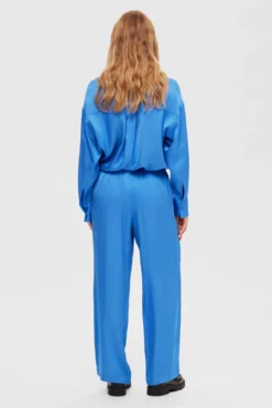 Pantalón holgado satinado confeccionado con Lenzing ECOVERO
