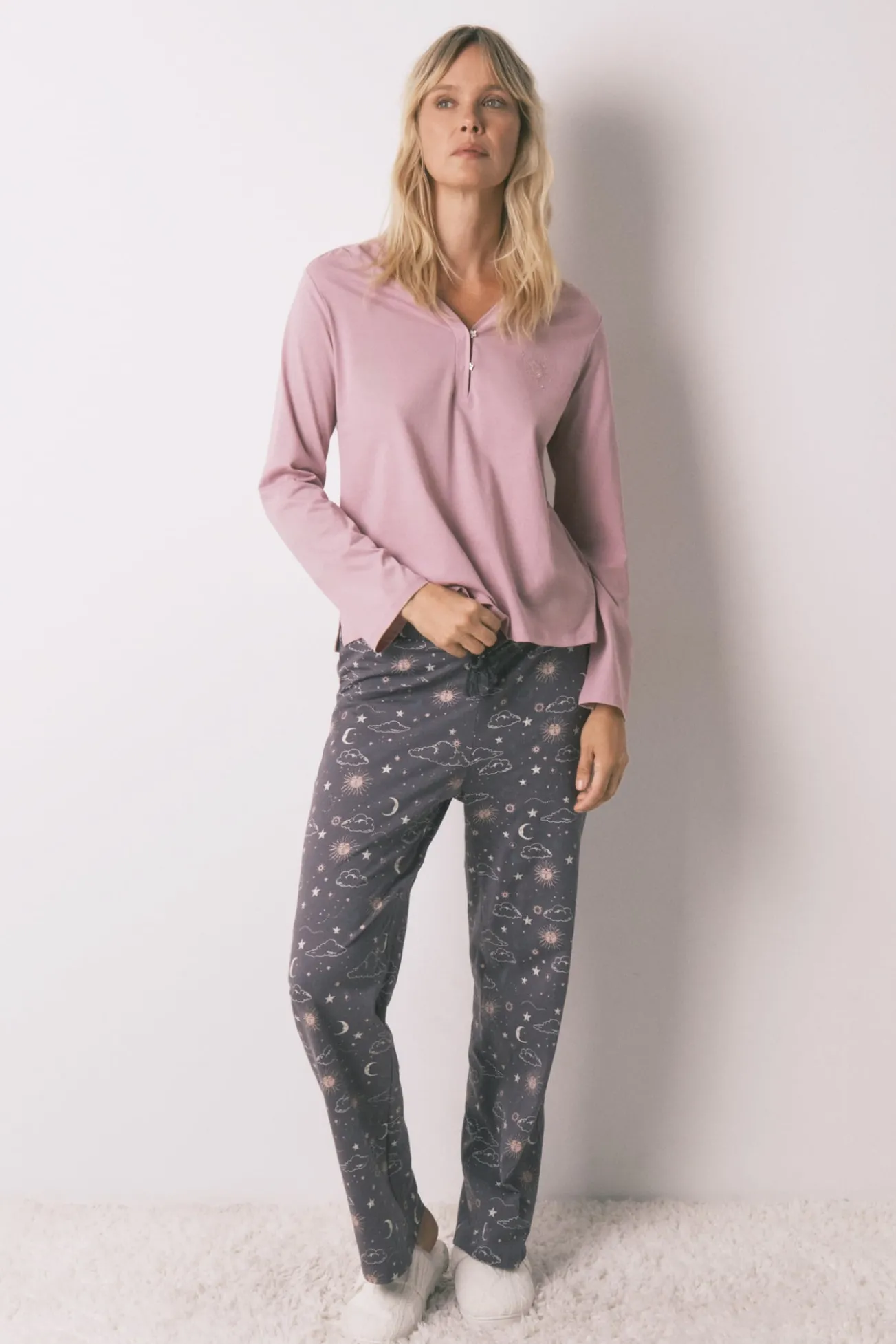 Pantalón largo 100% algodón estampado astral