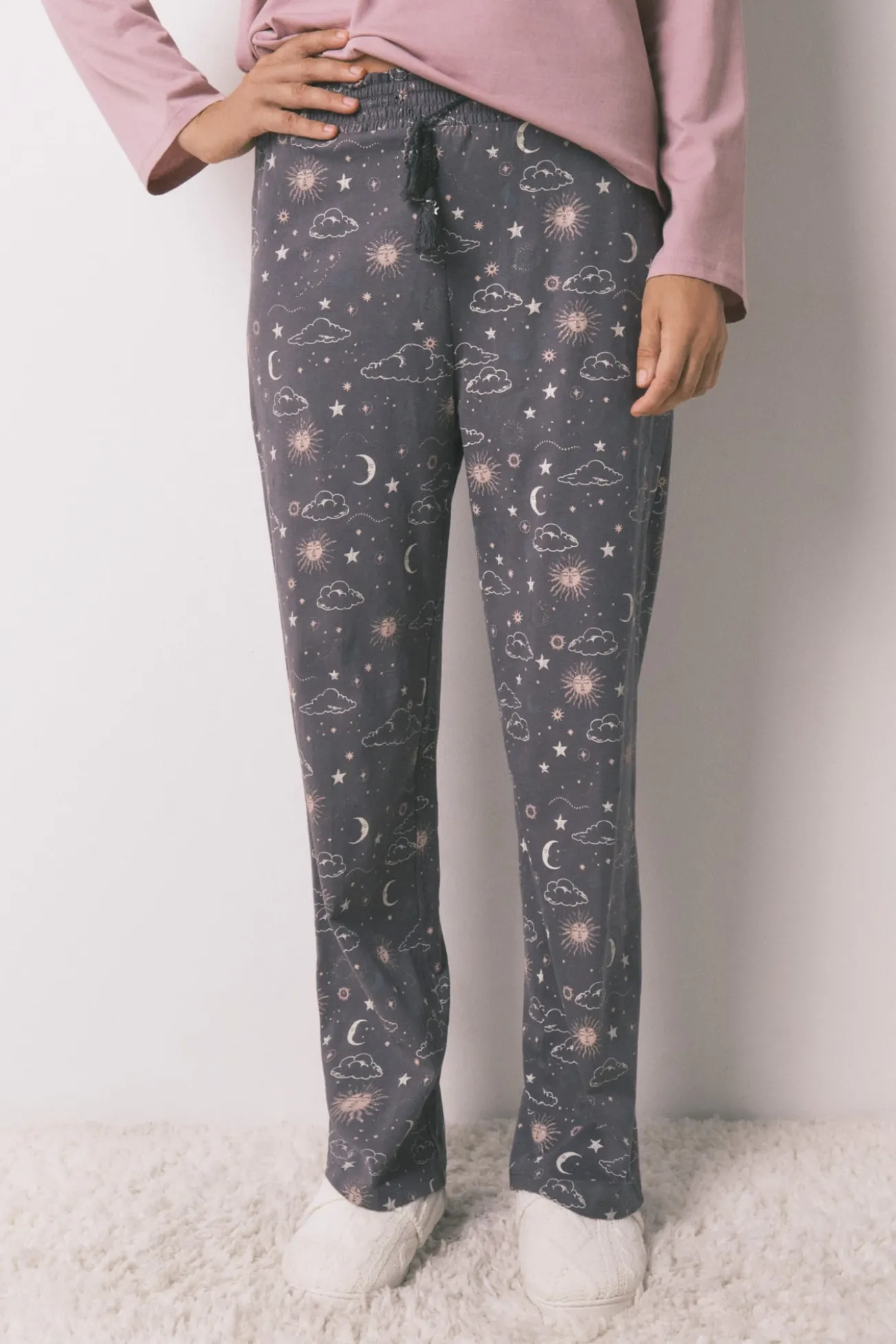 Pantalón largo 100% algodón estampado astral