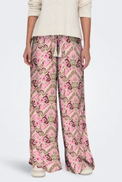 Pantalón largo ancho