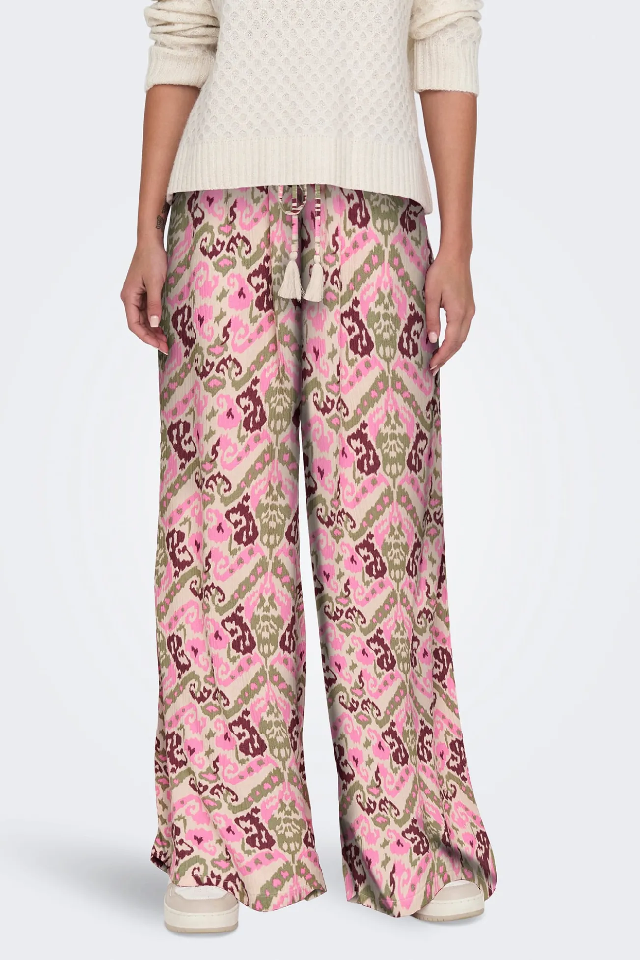 Pantalón largo ancho