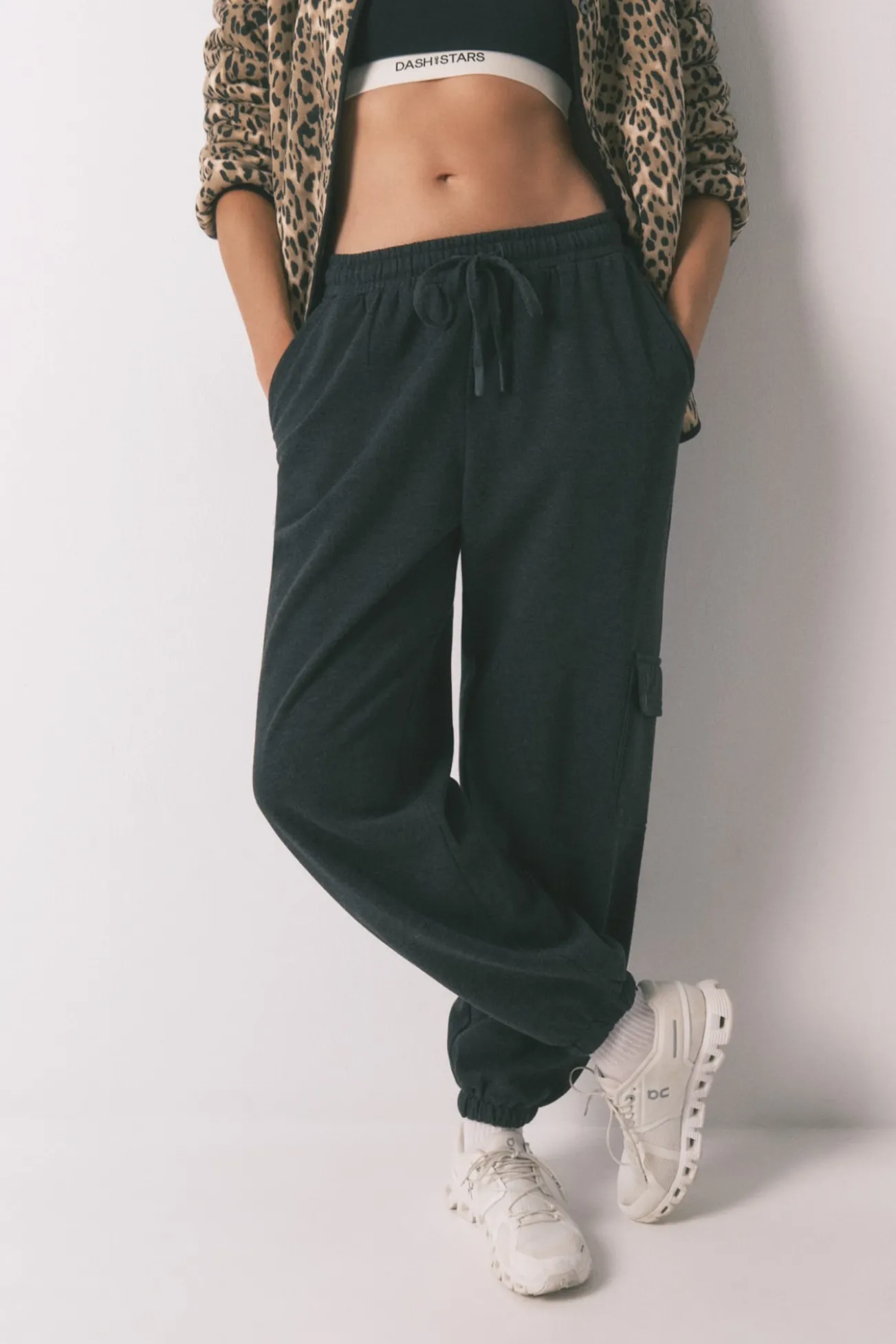 Pantalón largo carrot felpa fina gris