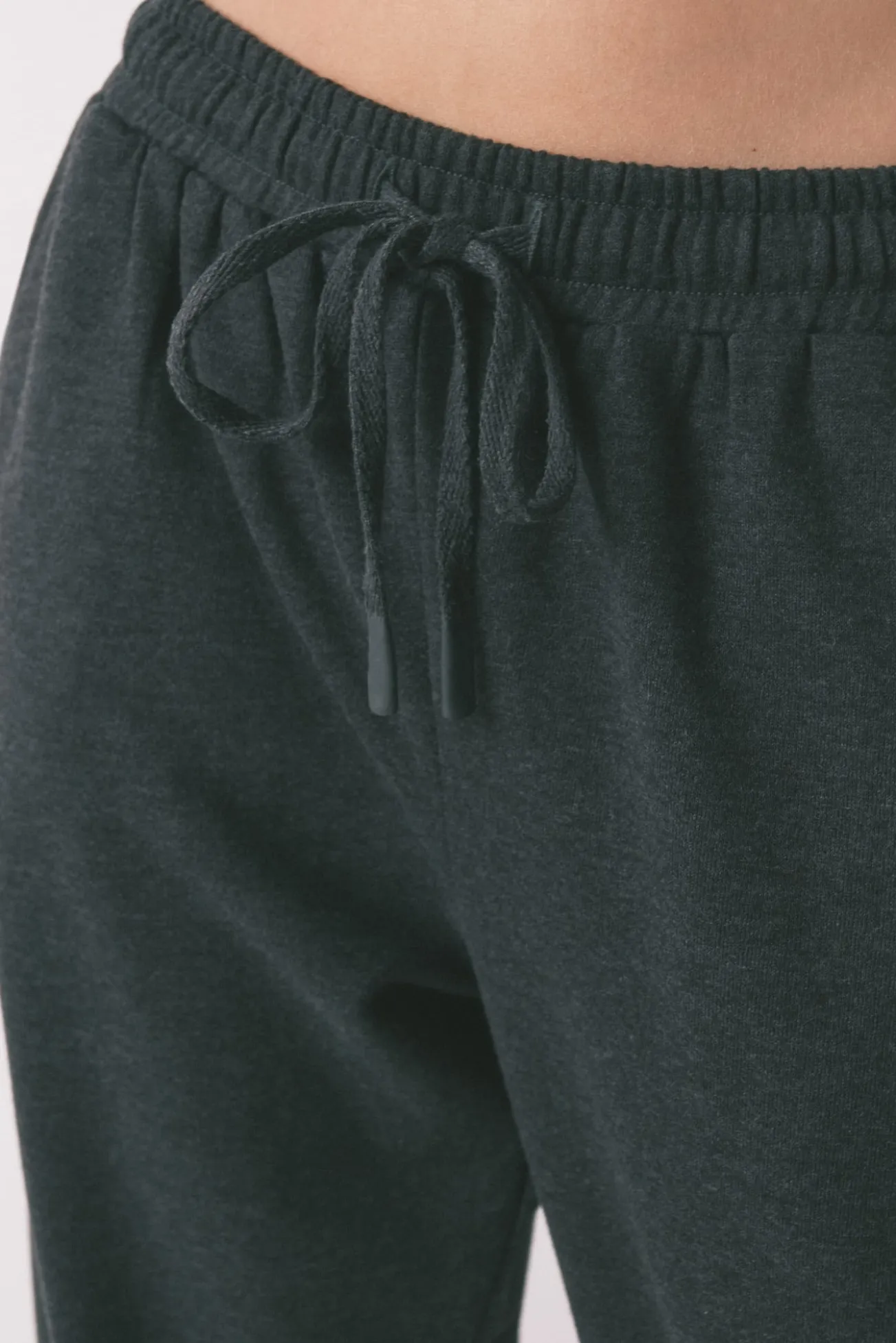 Pantalón largo carrot felpa fina gris