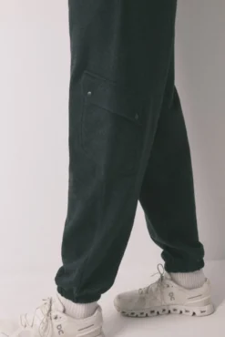Pantalón largo carrot felpa fina gris