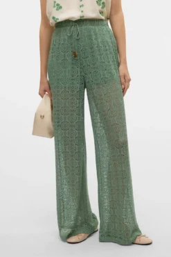 Pantalón largo fluido con calados