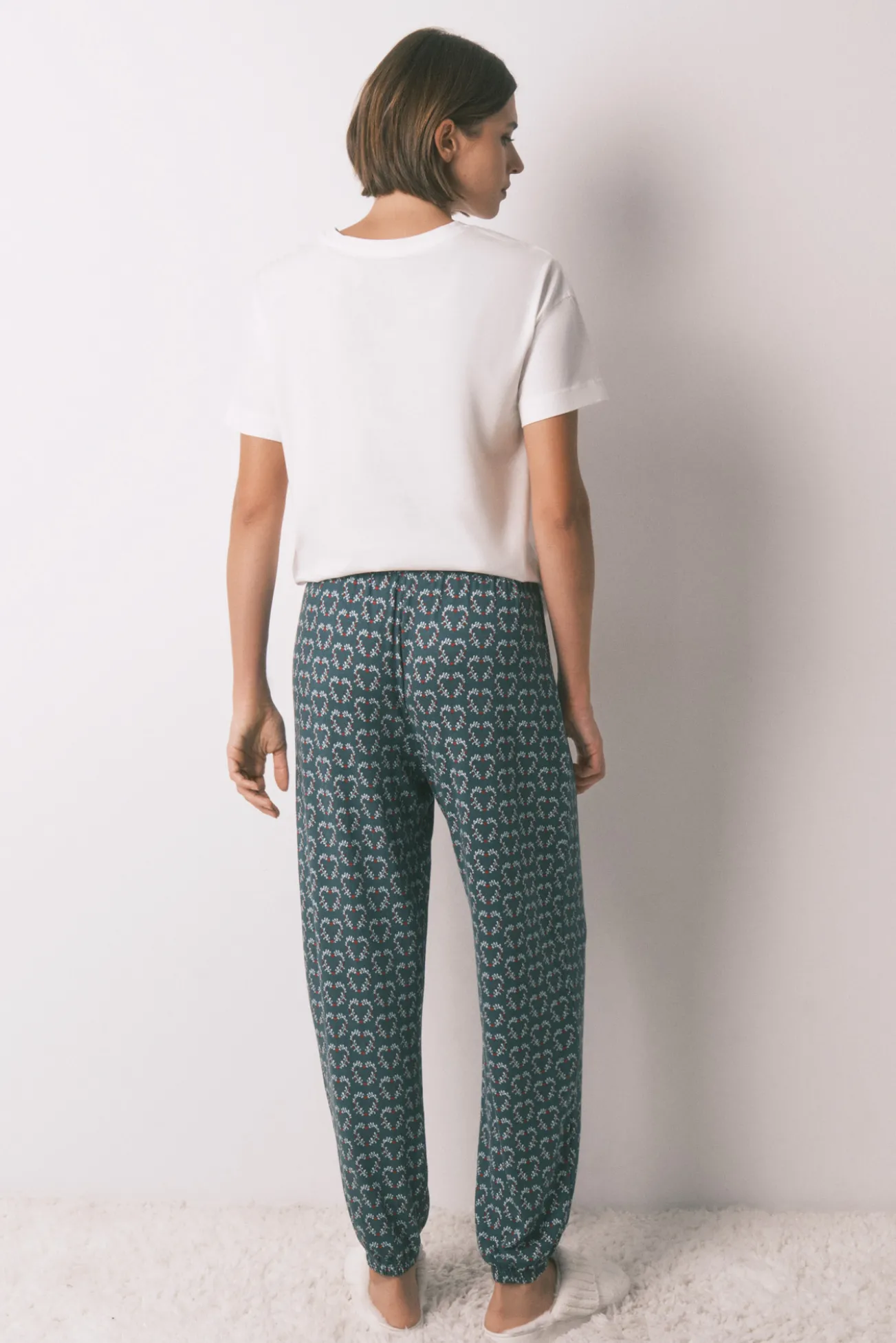 Pantalón largo punto ante estampado corazones