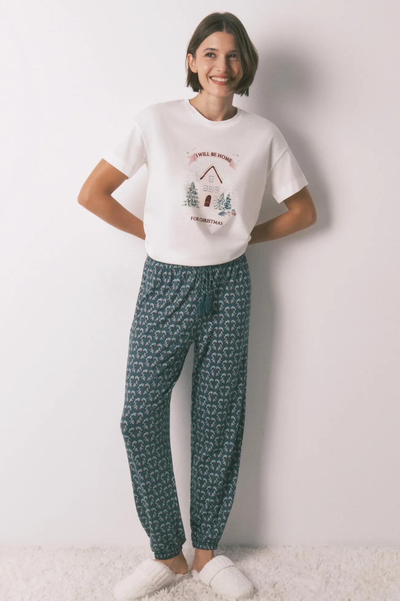 Pantalón largo punto ante estampado corazones
