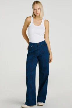 Pantalón loose fit estampado