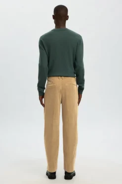 Pantalón pana fit relajado