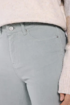 Pantalón pana kick flare