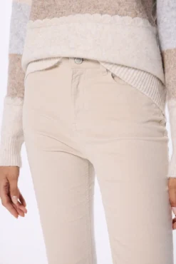 Pantalón pana kick flare