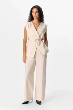 Pantalón pernera ancha