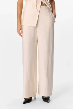 Pantalón pernera ancha