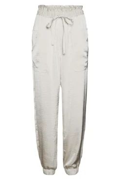 Pantalón pitillo efecto satinado