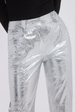 Pantalón PU metalizado cortes