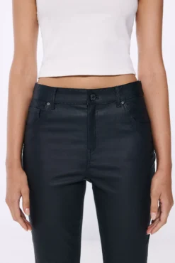Pantalón push up encerado