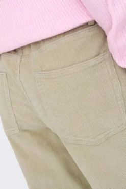 Pantalón recto con cinturón