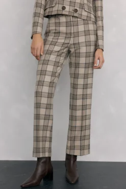 Pantalón recto de cuadros
