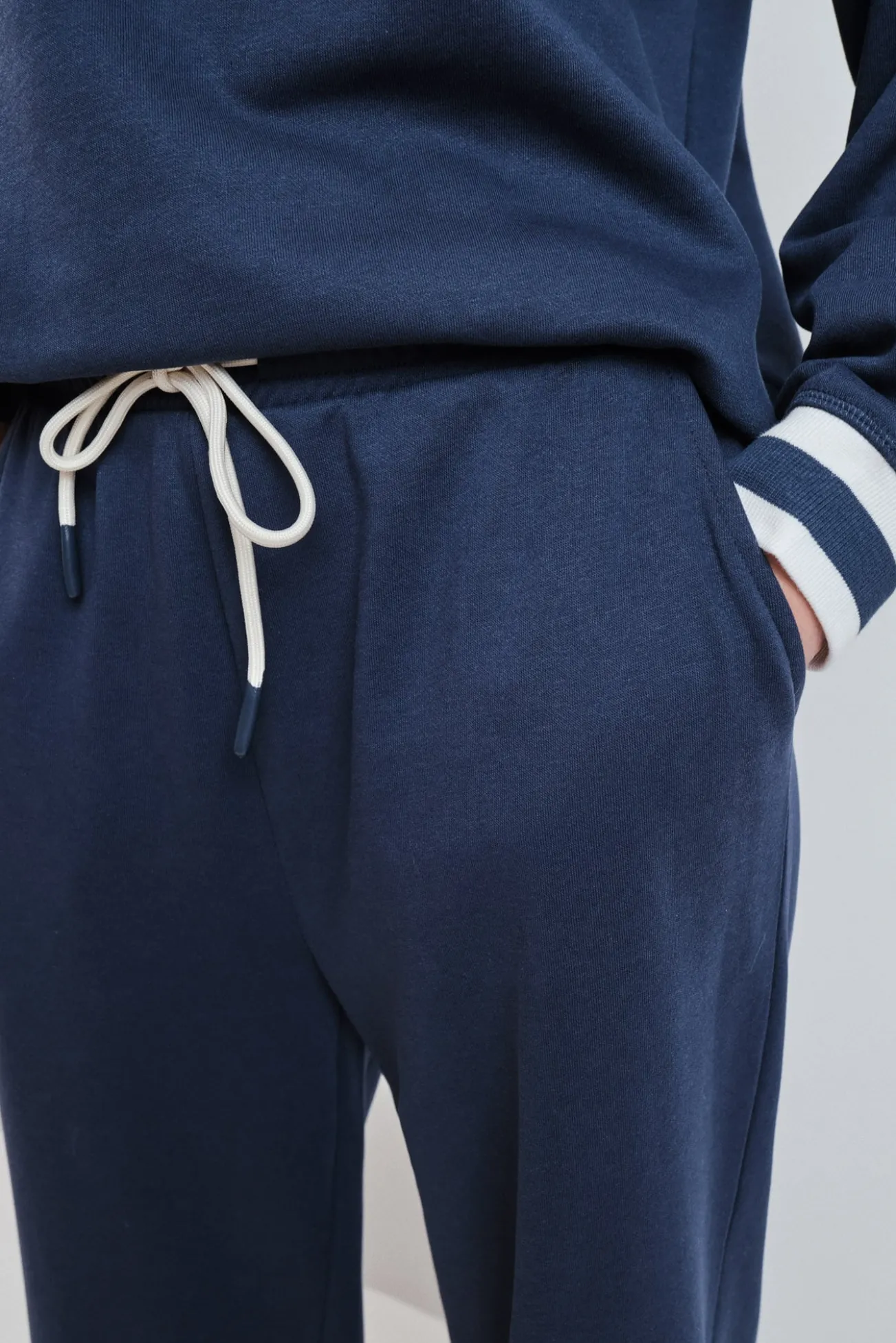 Pantalón recto felpa azul