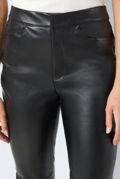 Pantalón recto polipiel