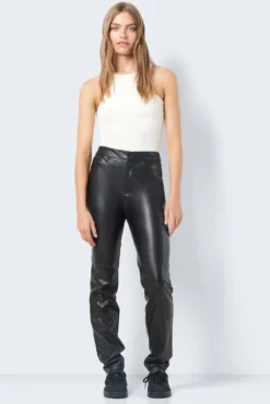 Pantalón recto polipiel