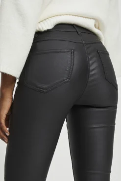 Pantalón skinny fit encerado