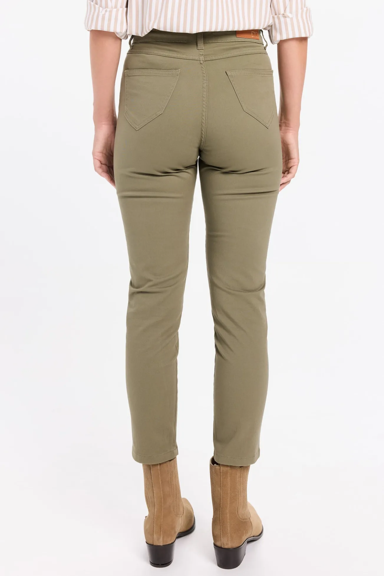Pantalón slim color