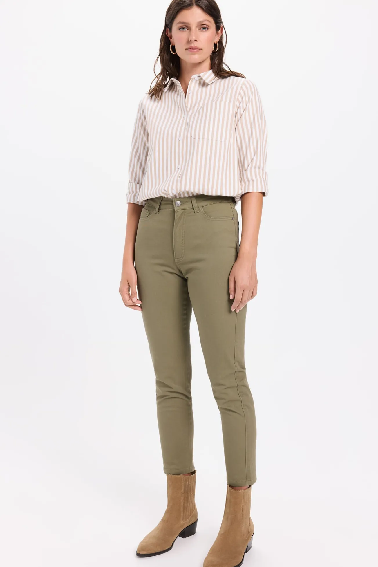 Pantalón slim color