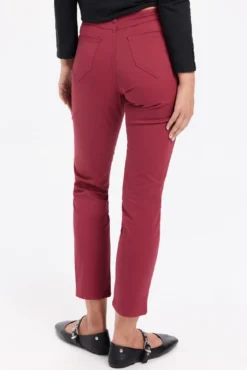 Pantalón slim color
