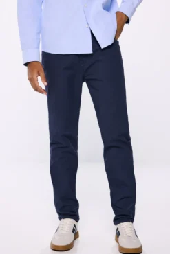 Pantalón slim fit color