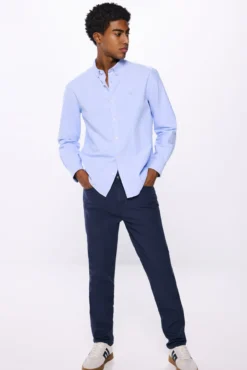 Pantalón slim fit color