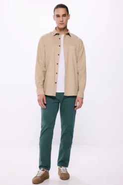 Pantalón slim fit color
