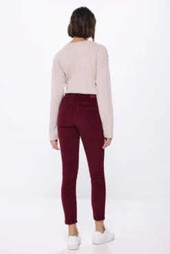 Pantalón slim pana