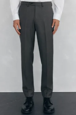 Pantalón tostado slim fit