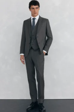 Pantalón tostado slim fit