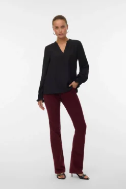 Pantalón vaquero acampanado