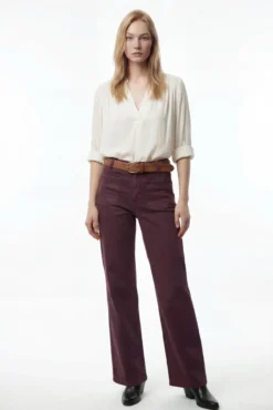 Pantalón vaquero con bolsillos delanteros