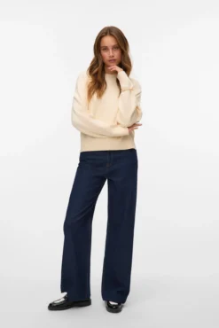 Pantalón vaquero detalle cadena