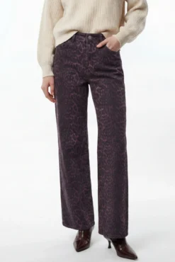 Pantalón vaquero estampado leopardo