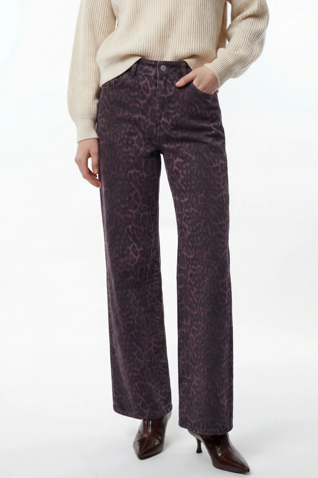 Pantalón vaquero estampado leopardo