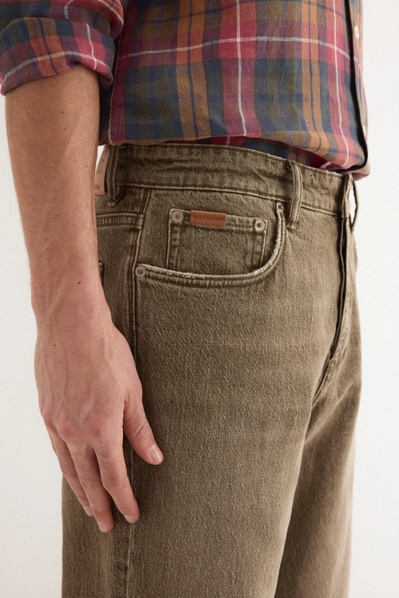 Pantalón vaquero marrón new straight